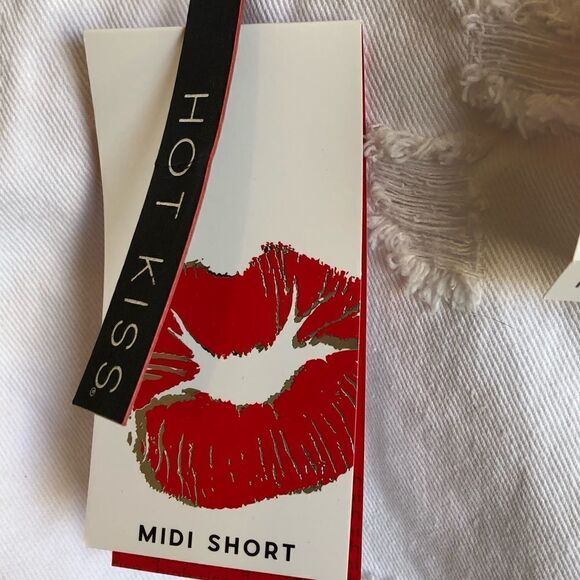 Hot Kiss Women’s High Rise Midi Short In White Size 5 NWT See Pics - Picture 3 of 9